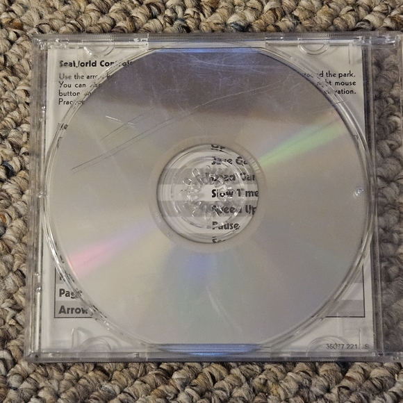 Activision SeaWorld Adventure Parks Tycoon CD Rom PC Game - Picture 4 of 5